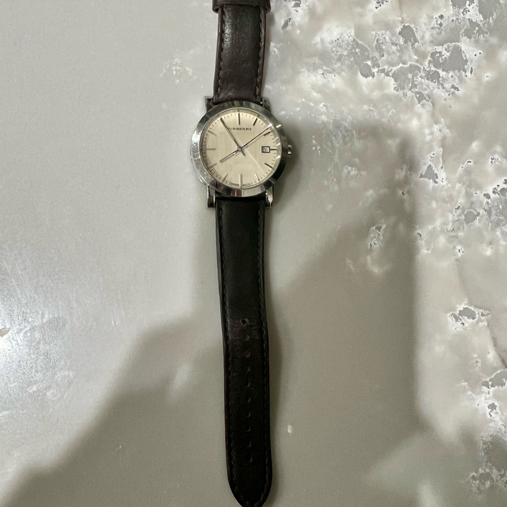 Burberry Silver and Cream Watch - Picture 4 of 4